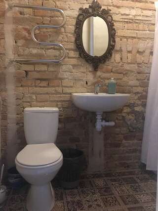 Хостелы Hostel GOSteam Гродно Четырехместный номер с собственной ванной комнатой-6