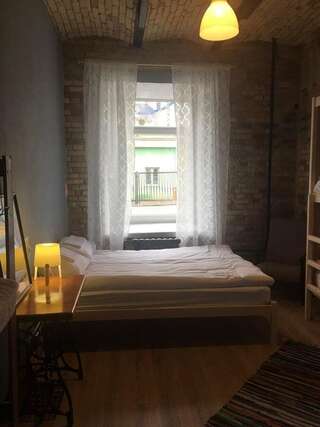 Хостелы Hostel GOSteam Гродно Четырехместный номер с собственной ванной комнатой-9