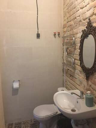 Хостелы Hostel GOSteam Гродно Четырехместный номер с собственной ванной комнатой-4